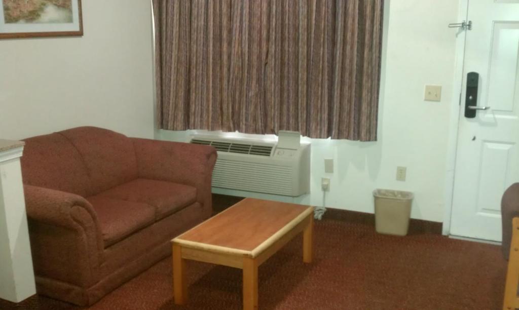 Scottish Inn And Suites ستافورد المظهر الخارجي الصورة